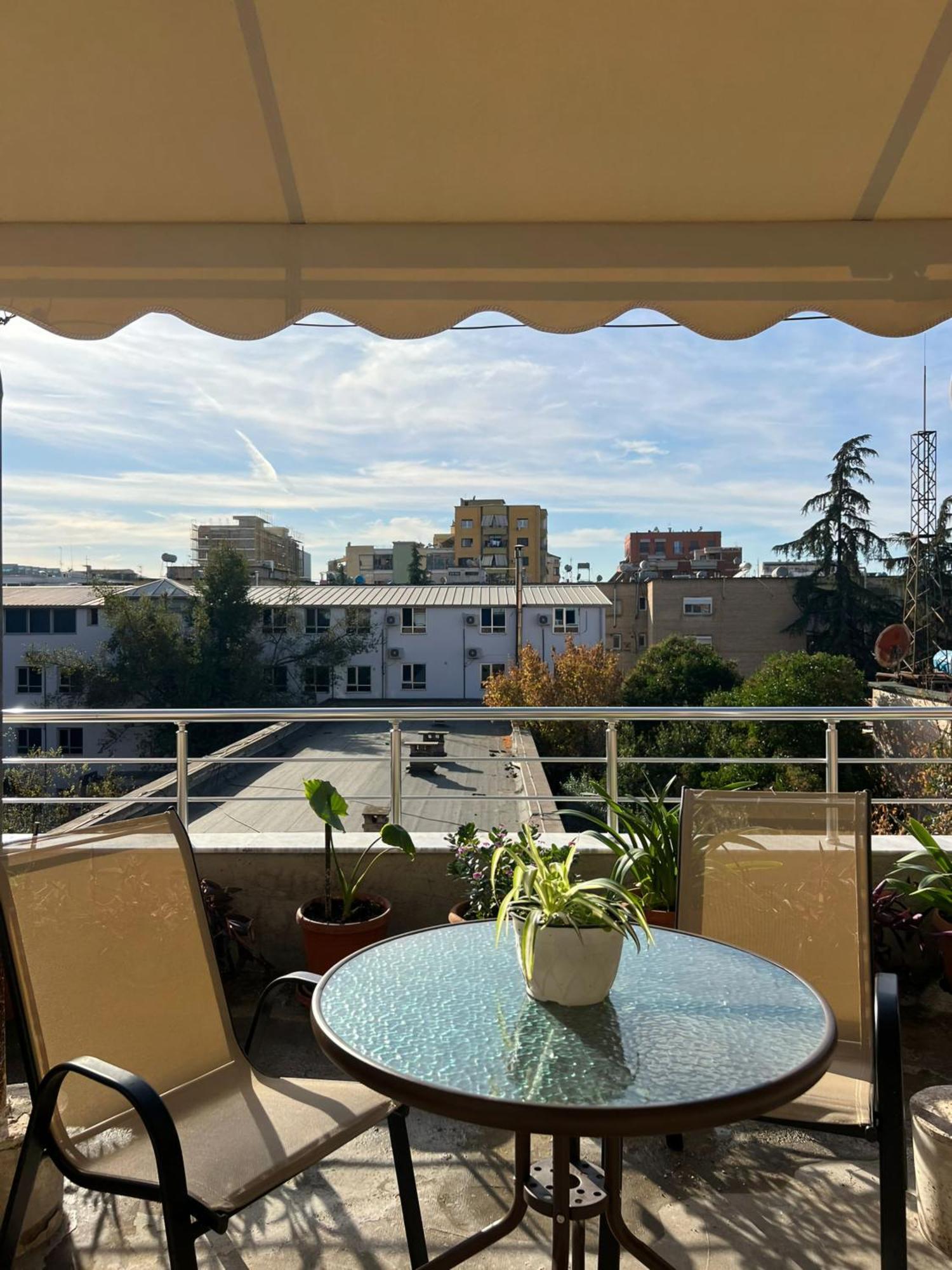 21 Square Oasis * Tirana